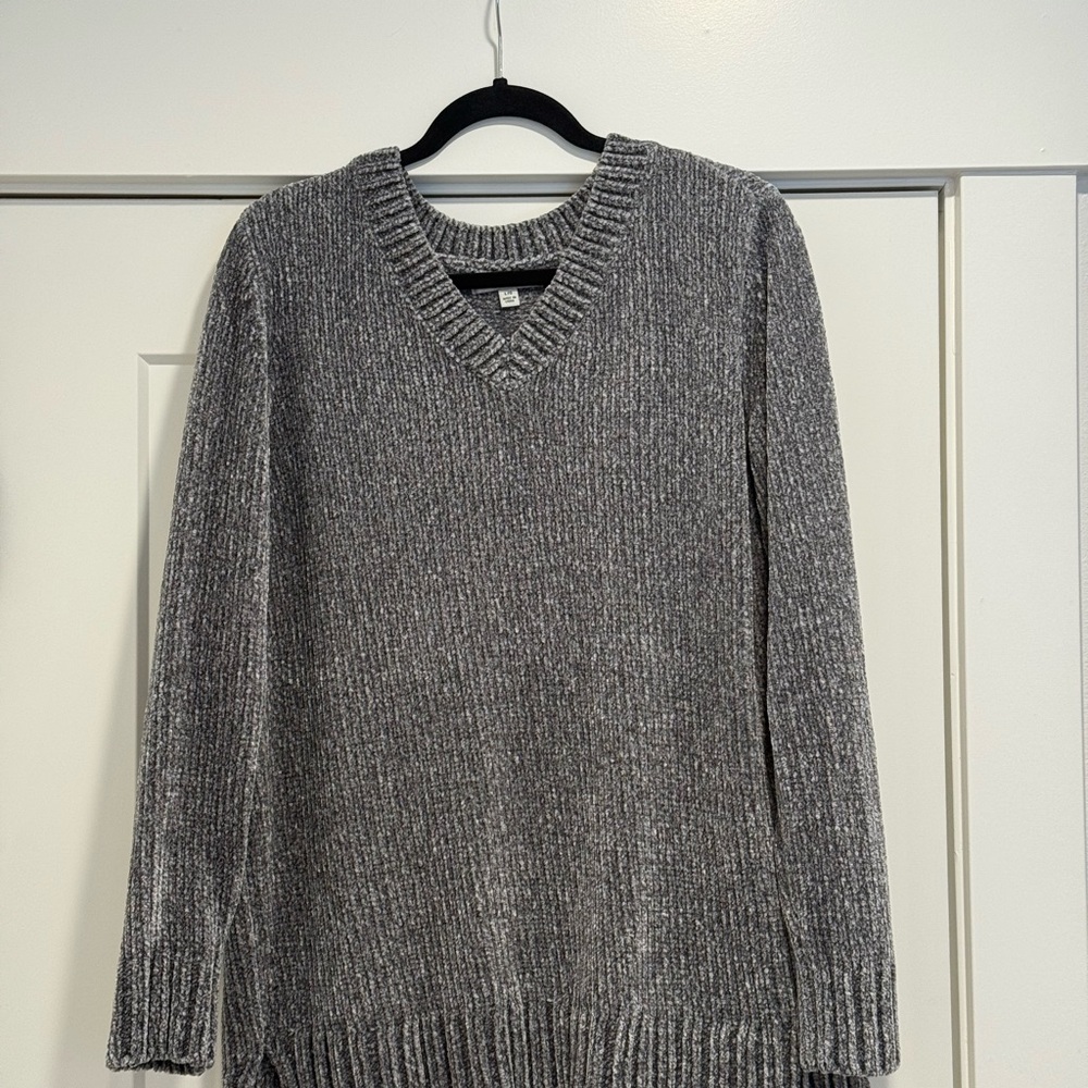 Orvis Charcoal V-Neck Women's Sweater